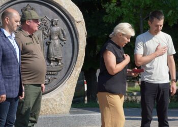 У Фастові відзначили полеглих воїнів: нагороди вручили рідним захисників