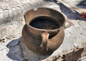 У Києві на Боричевому Току знайшли старовинний глечик | ПРО ГОЛОВНЕ