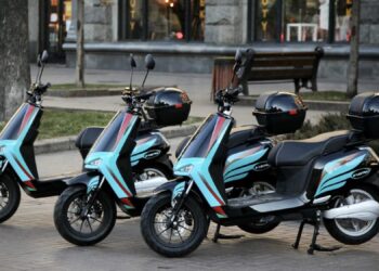 У Києві з’явився прокат електромопедів — як скористатися | ПРО ГОЛОВНЕ