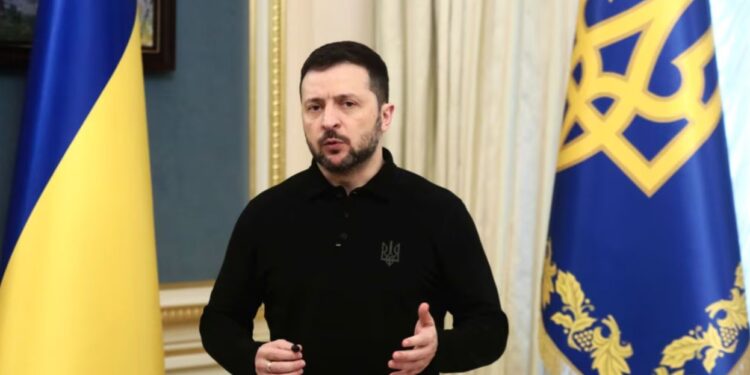 Українці зможуть мати декілька паспортів: президент підписав закон про множинне громадянство