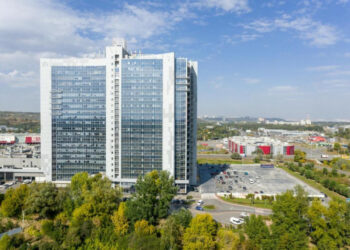 Ощадбанк продає готель Ramada Encore та БЦ Європа в Києві за фінансовим лізингом за 797 млн грн Економіка