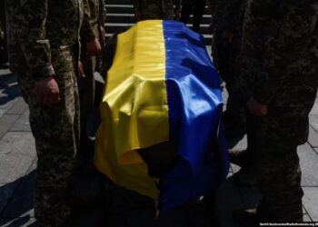 Буча прощається з двома захисниками