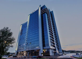 Ощадбанк здав у лізинг готель Ramada та БЦ Європа за 797,7 млн грн Економіка