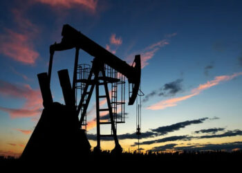 Дефіцит палива і ціновий шок у РФ – наслідки ударів України по НПЗ |