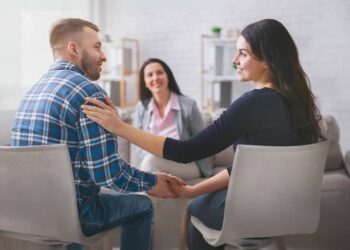 Фонд Ріната Ахметова поділився кроками добору кандидатів у сімейні форми виховання