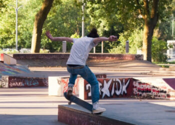 Київська влада має відкрити набережну біля елітного ЖК RiverStone для всіх киян — прокуратура | ПРО ГОЛОВНЕ