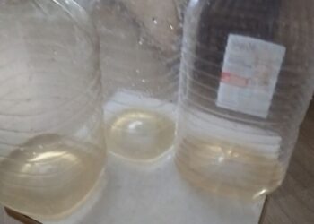 “Ледь помітними цівками, кольору крові”. У Маріуполі люди майже залишилися без води