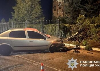 На Київщині водій у стані сп’яніння спричинив ДТП: постраждав пасажир