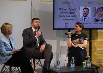 Очільники Держархіву України розповіли музею “Голоси Мирних” Фонду Ріната Ахметова про створення архіву війни