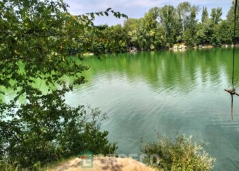 Окраса Білоцерківщини: Бушівське озеро з чистою водою серед гранітних скель