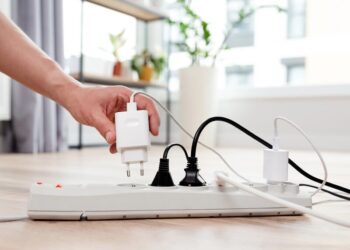 Перегляд price cap забезпечив імпорт енергії та стабільне світло під час спеки – Сазонов