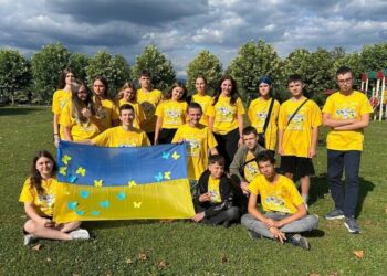 Розпочалася літня зміна “Блогер Кемпу” від Фонду Ріната Ахметова для дітей, які постраждали від війни