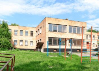 Сквира інвестує 10,2 млн грн у ремонт фасаду та заміну вікон ліцею