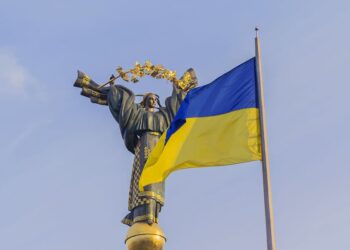 Соціологи запитали в Україні й за кордоном, що може об’єднати українців. Які результати