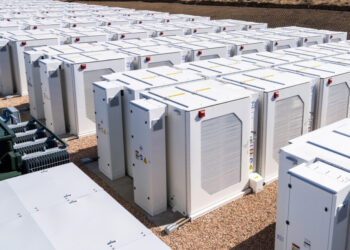 ДТЕК та американська Fluence запустили в Україні найбільший комплекс зберігання енергії потужністю 200 МВт Економіка