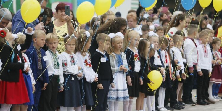 Більше 18 тисяч дітей Київщини цього року вперше пішли до школи (ВІДЕО)