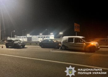 На автодорозі Київ-Чоп у ДТП постраждала жінка