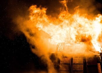 На Київщині пролунали вибухи, влада запевняє: загрози з повітря не було