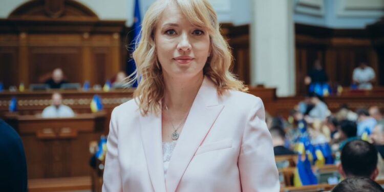 Пакунок школяра, вчительська доплата та віртуальна валюта: що очікує українські школи в новому навчальному році