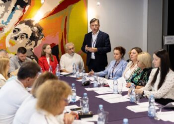 Представники Київської ОДА долучилися до обговорення проєкту Територіальної угоди на 2025–2029 роки