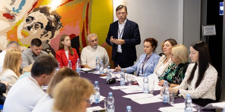Представники Київської ОДА долучилися до обговорення проєкту Територіальної угоди на 2025–2029 роки