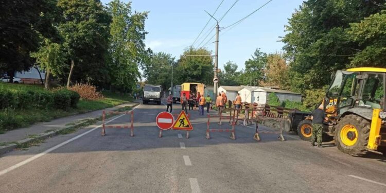 У Білій Церкві на вулиці Рибна перекрили рух транспорту