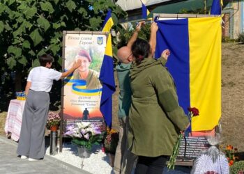 У Таращанській громаді відкрили оновлену інсталяцію пам’яті полеглих воїнів