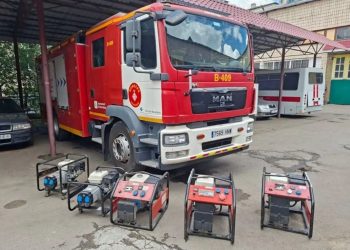 Барселона передала Києву пожежні авто та генератори: як виглядає допомога