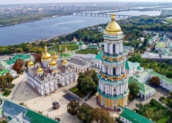 Будівництво хмарочоса біля Лаври: КМВА підтримала петицію, але не піде до суду