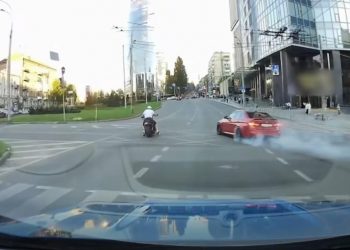 Двоє водіїв влаштували дрифт у центрі Києва (ВІДЕО)