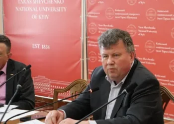 Ректора КНУ Бугрова звільнили з посади: він готується балотуватись знову