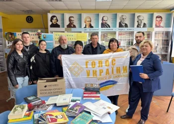 Студенти Податкового університету передали 37 книжок Ірпінській міській бібліотеці | ІРПІНСЬКИЙ ВІСНИК