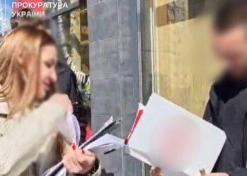 У Києві шахрай ошукав дружину мобілізованого, обіцяючи перемогу над ВЛК та ТЦК в суді