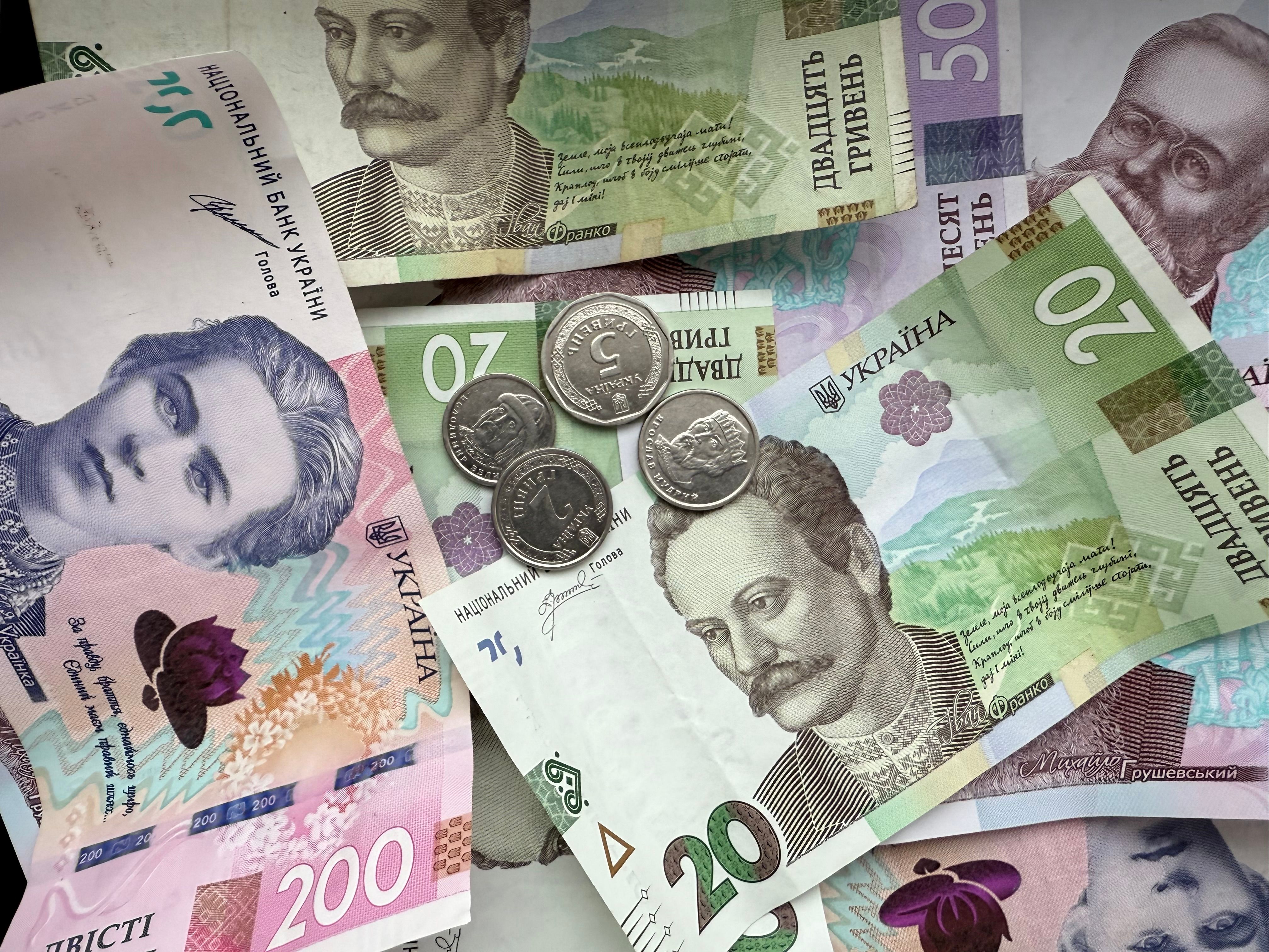 Уряд зберіг доплату 2600 грн для вчителів на прифронтових територіях
