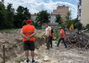В Ірпені розпочали перекладання теплових мереж для будівництва нової гімназії «Освіта» | ІРПІНСЬКИЙ ВІСНИК