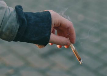 В Україні різко зріс нелегальний ринок сигарет: частка сягнула 21,6% |