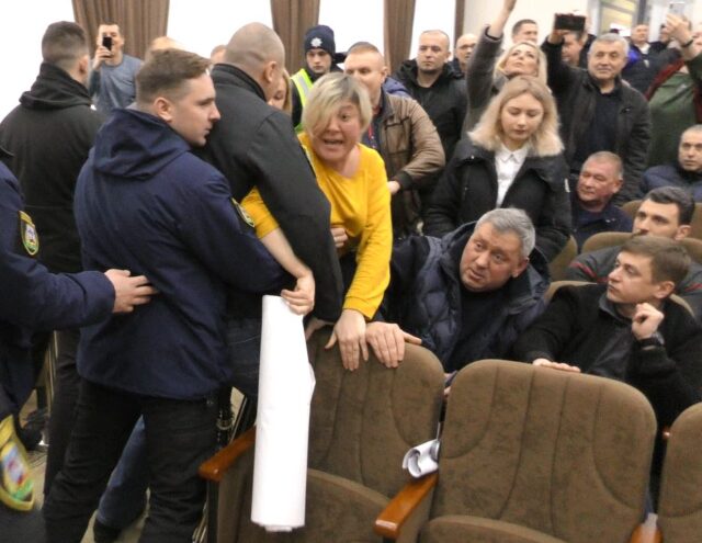Зірвати личину: Скорик-Шкарівська вичікувала моменту, щоб вигідніше продатися Карплюку?